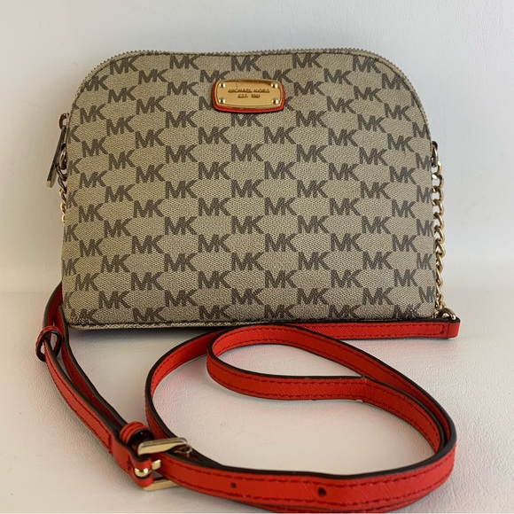 Michael Kors Cindy Dome Tan Signature Crossbody Handbag - Picture 2 of 6